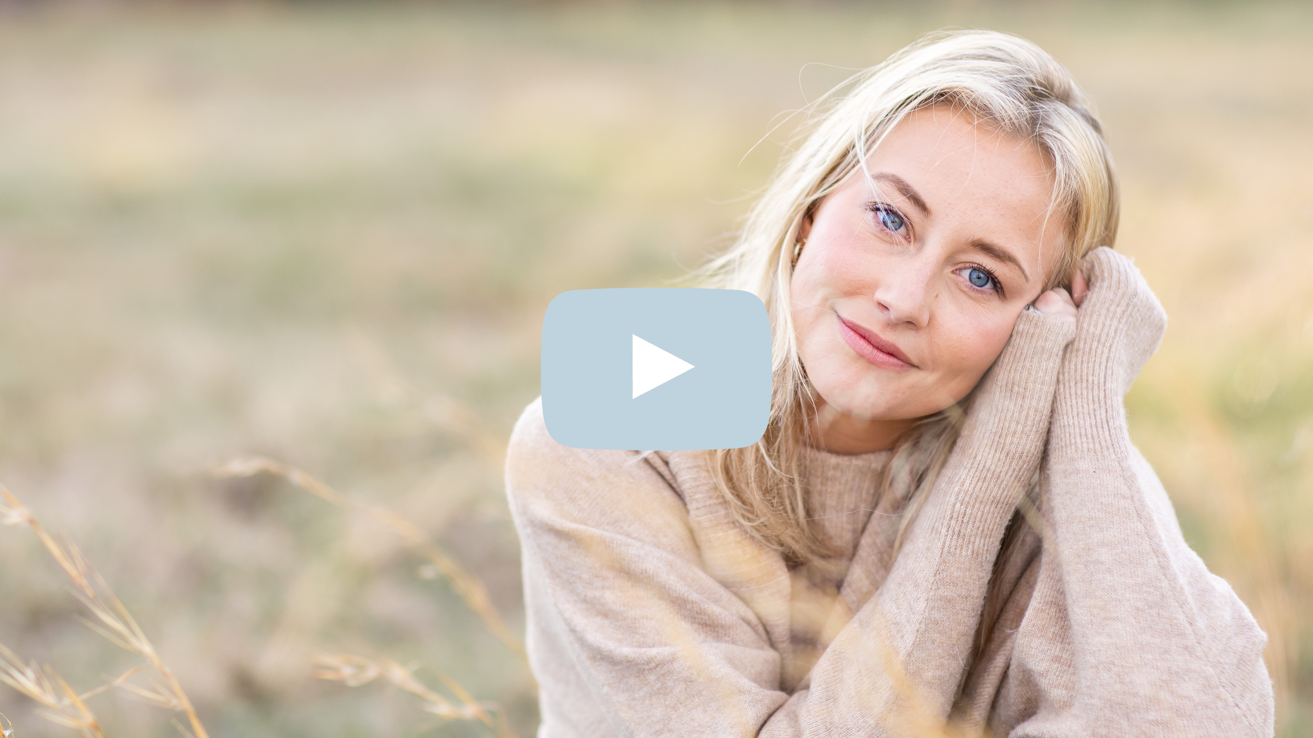 5 Senior Photography Prompts for More Natural Portraits | Hope Taylor Photography
