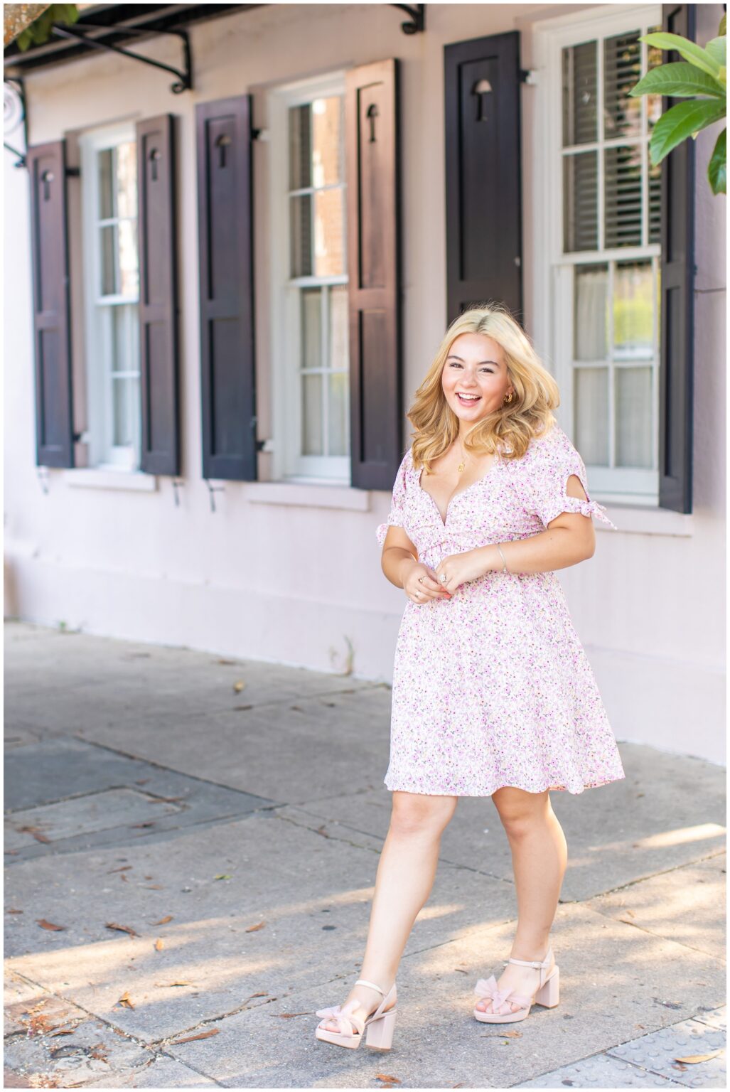 Elise's Charleston Senior Portraits on Rainbow Row | Hope Taylor ...