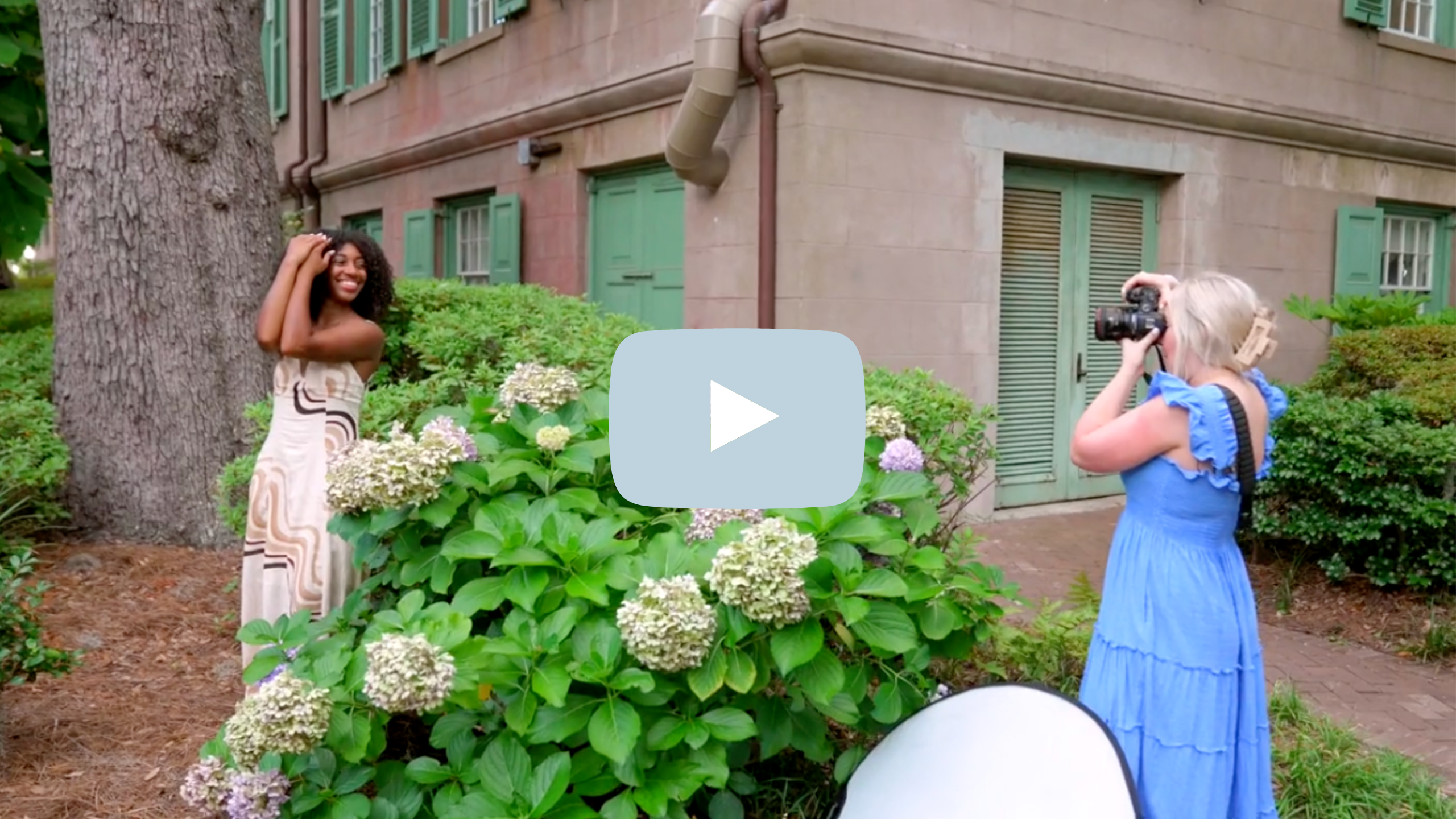 Grad Session at College of Charleston | Hope Taylor Photography